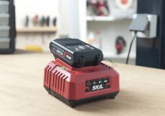 Skil 3122AA 2,4 A Şarj Cihazı