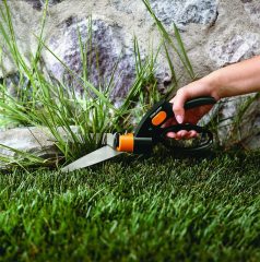 Fiskars 113680-1000589 Servo-System™ Çim Makası GS42